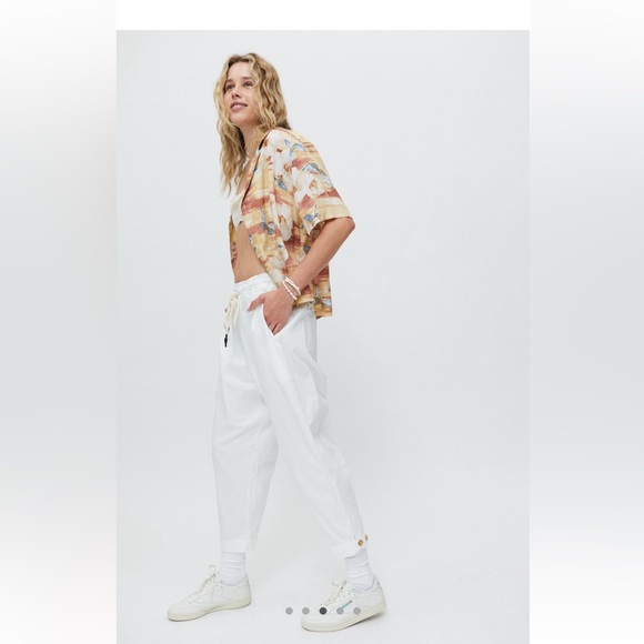 UO Ryu Drawstring Ballon Pant - Picture 3 of 9